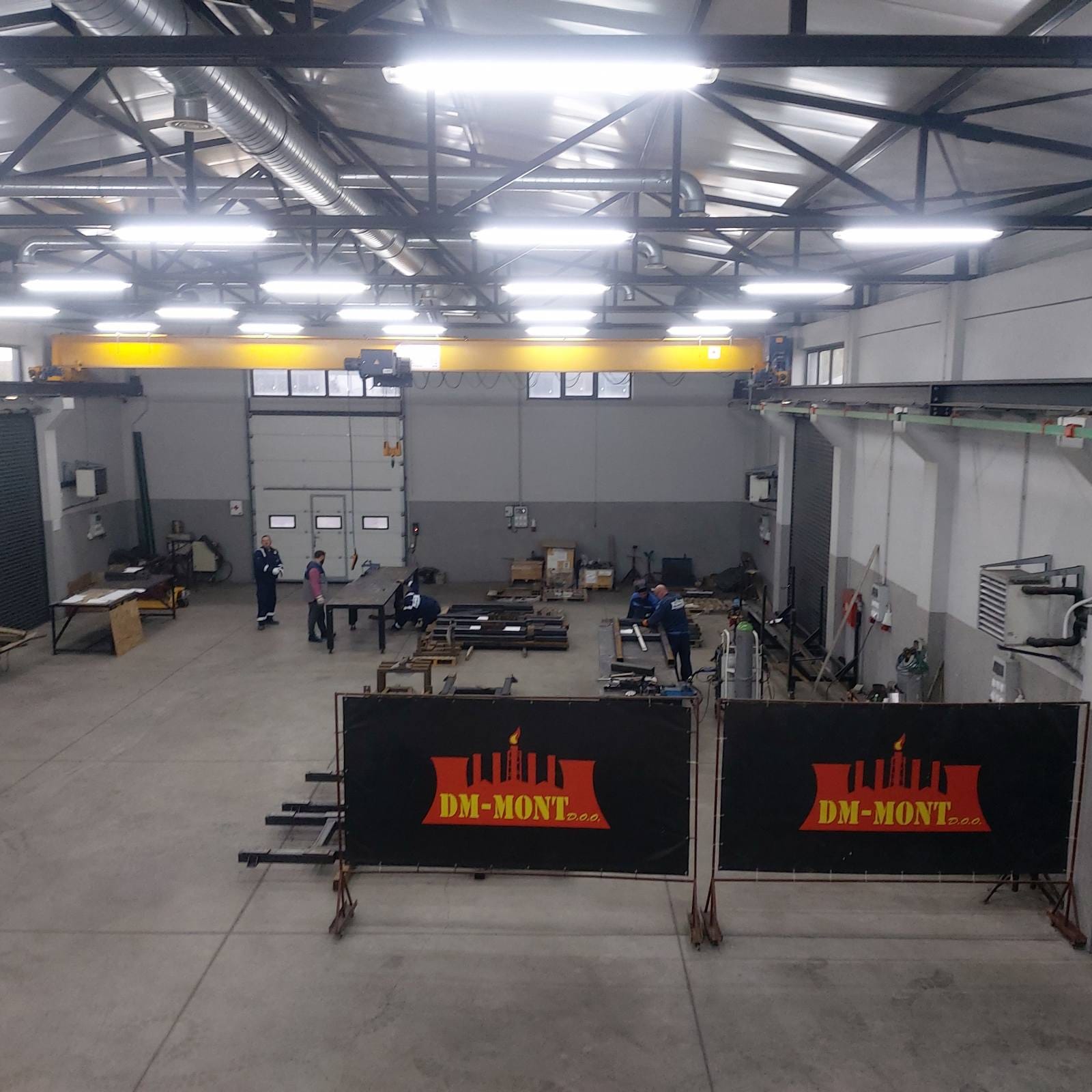 Montagearbeiten an einer Industrieanlage